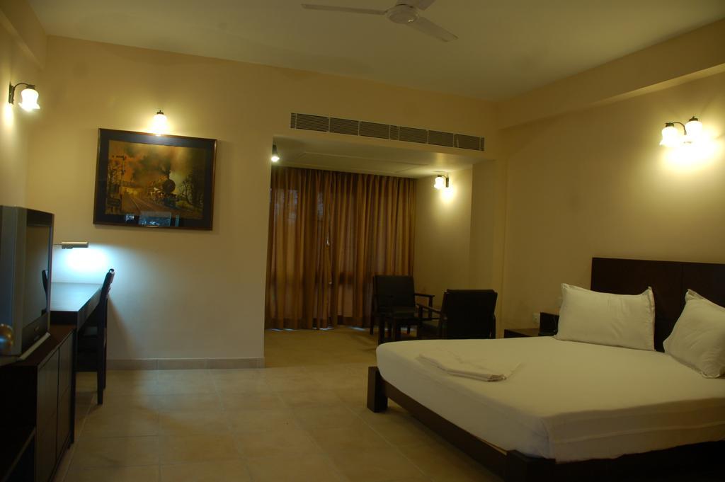 מנדרמוני Oyo 15149 Hotel Ajoy Minar חדר תמונה