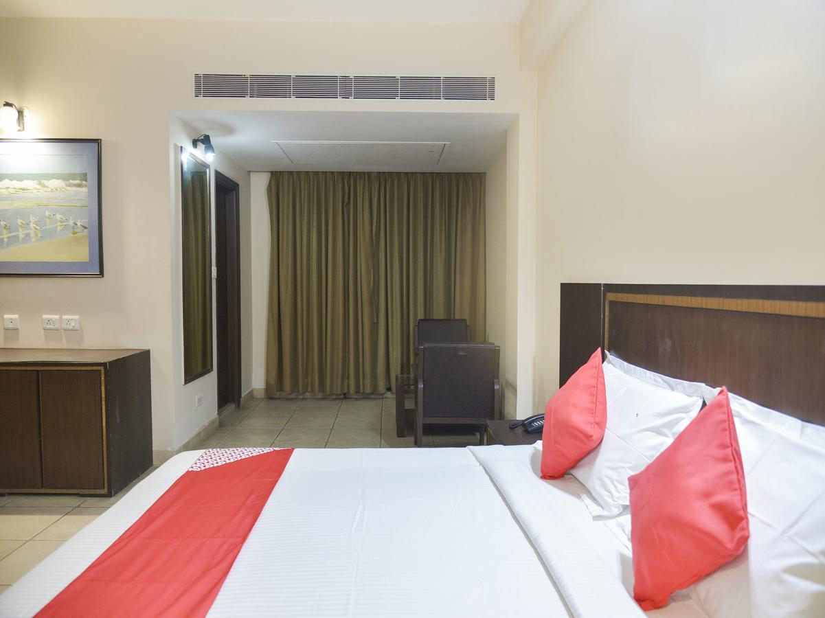 מנדרמוני Oyo 15149 Hotel Ajoy Minar מראה חיצוני תמונה