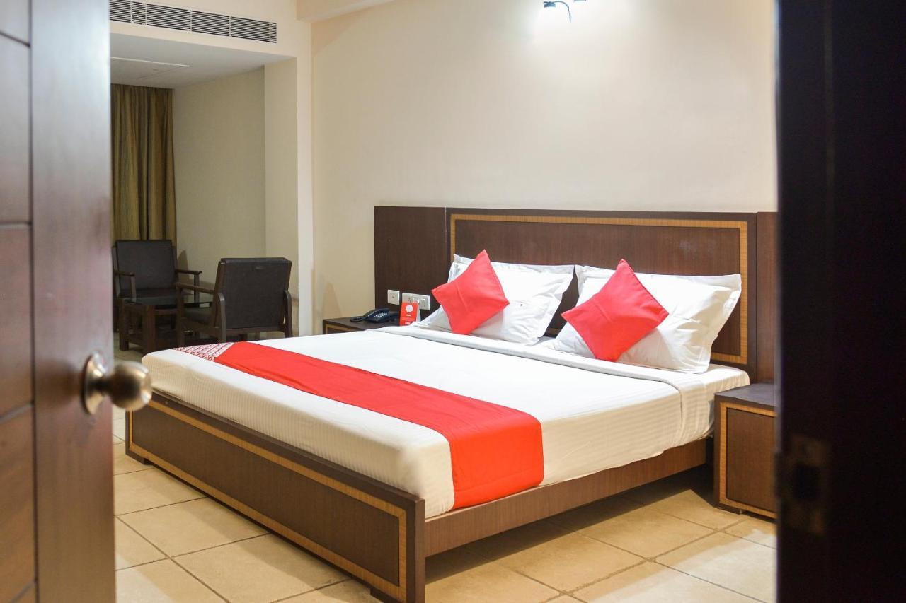 מנדרמוני Oyo 15149 Hotel Ajoy Minar מראה חיצוני תמונה