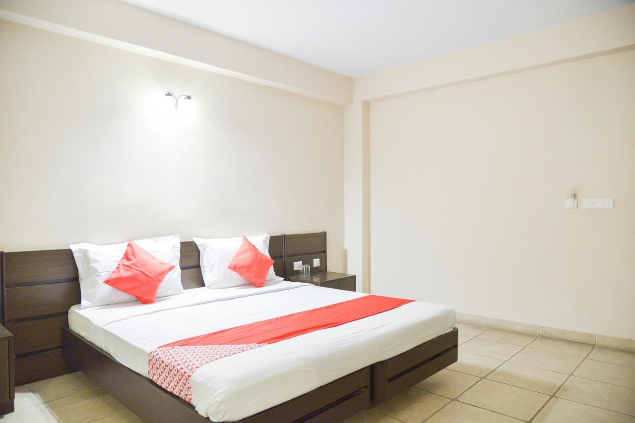 מנדרמוני Oyo 15149 Hotel Ajoy Minar מראה חיצוני תמונה