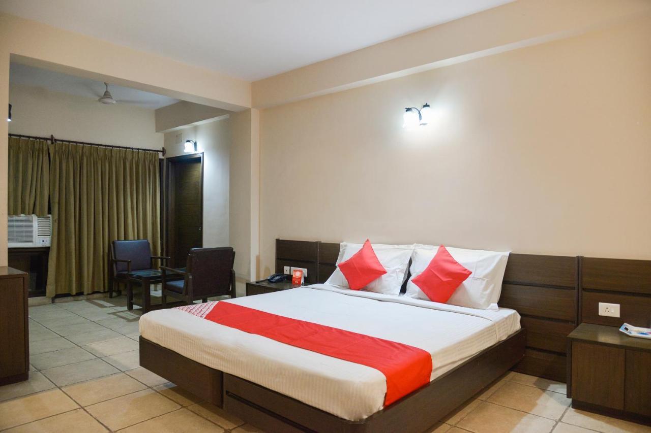 מנדרמוני Oyo 15149 Hotel Ajoy Minar מראה חיצוני תמונה